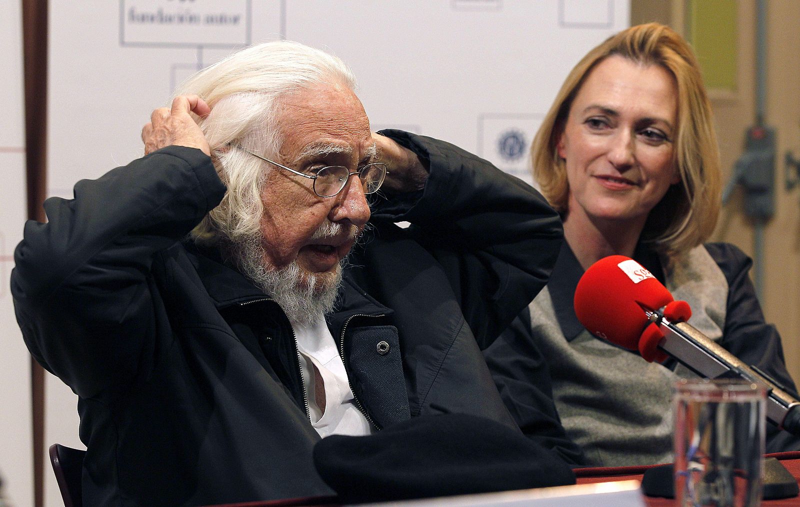 ERNESTO CARDENAL E INÉS FONSECA PRESENTAN EL LIBRO DISCO "DOS EN UNO"