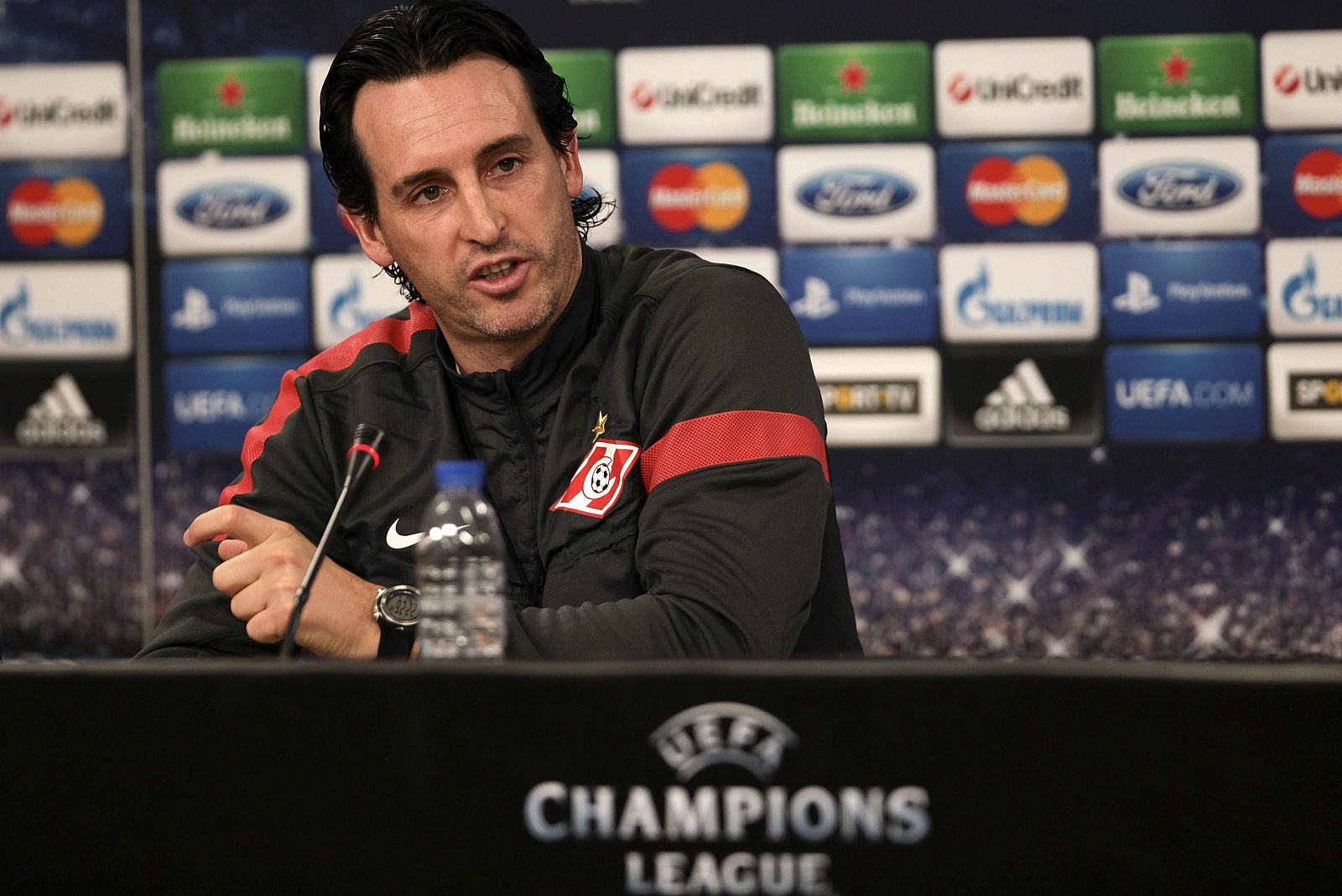 El entrenador del Spartak Moscú, Unai Emery, comparece en una rueda de prensa