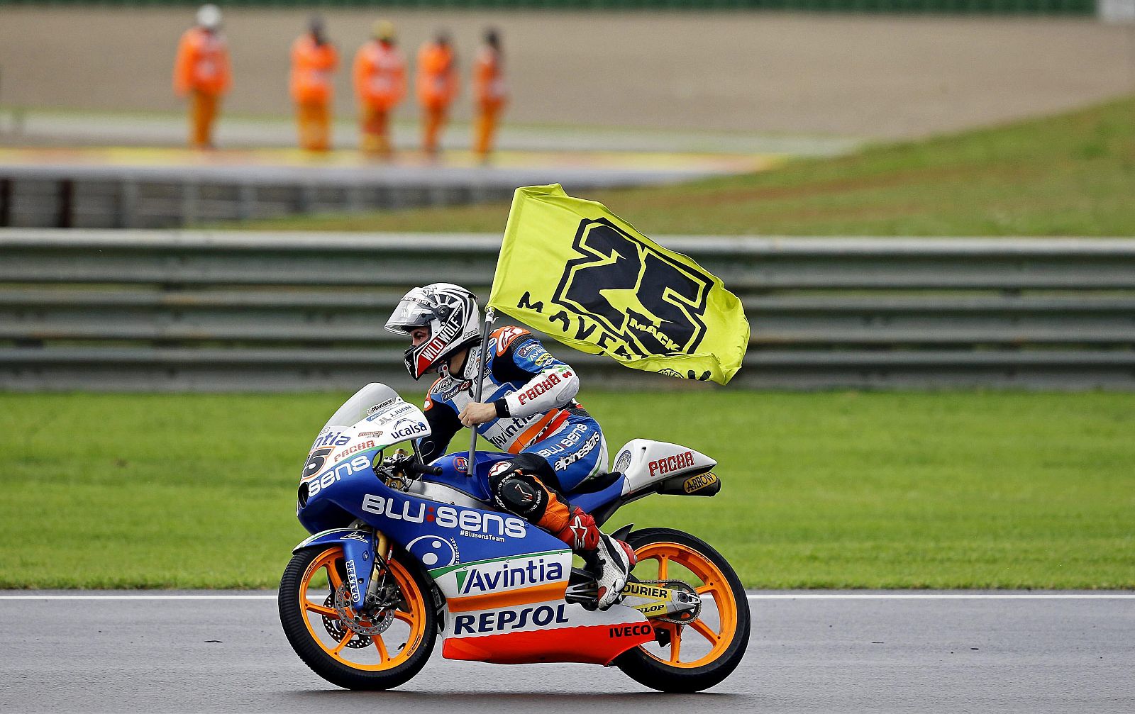 Maverick Viñales, con su antigua Honda en el circuito de Cheste (Valencia)