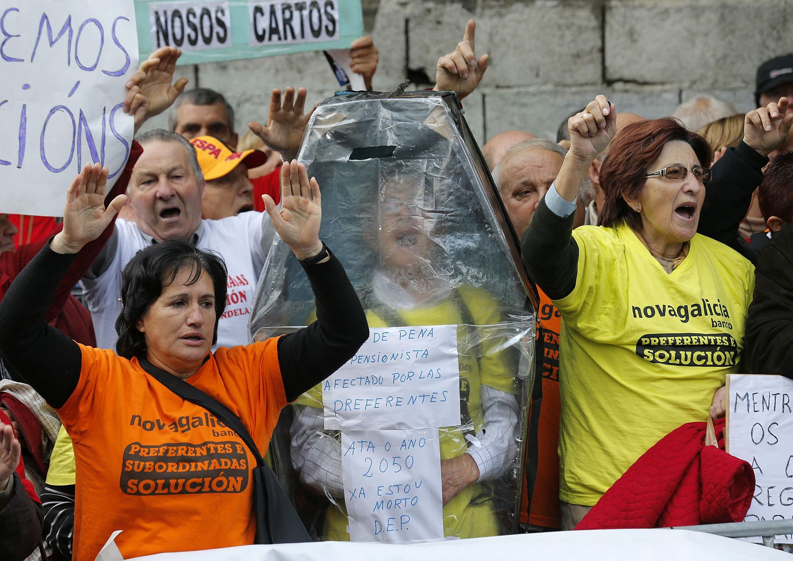 Protesta de afectados por las participaciones preferentes