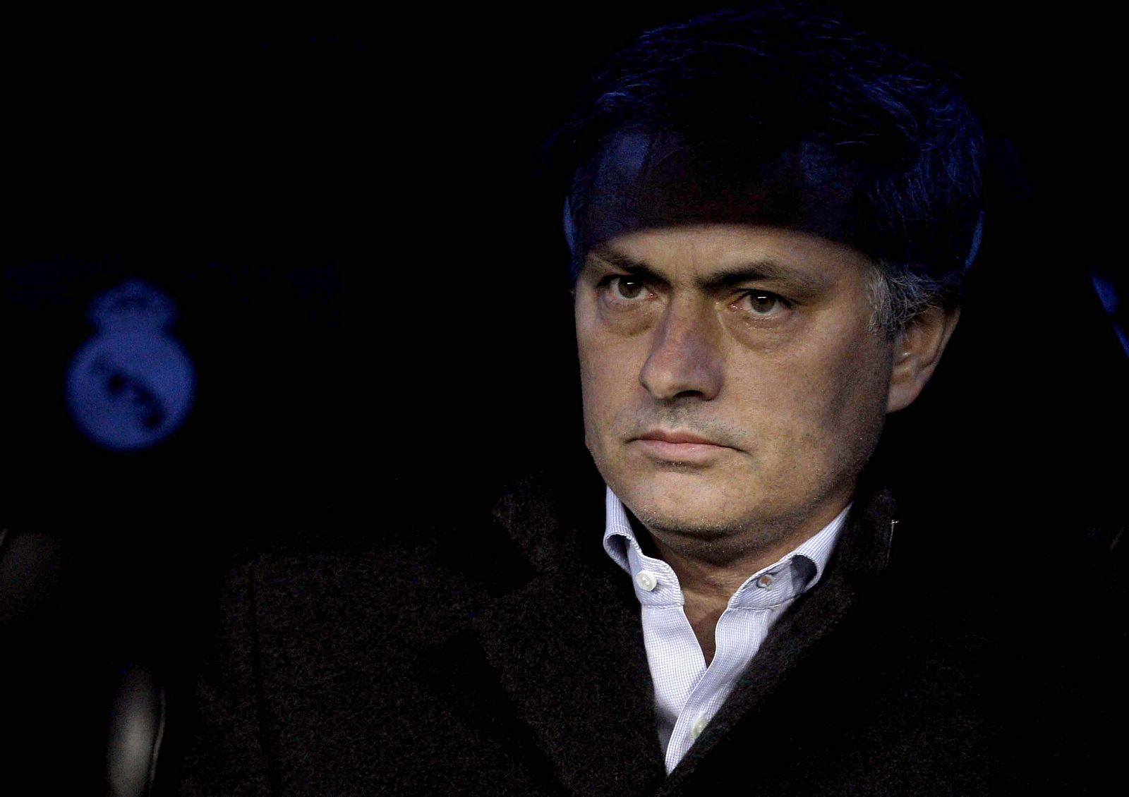 El entrenador portugués del Real Madrid, José Mourinho, en el banquillo.