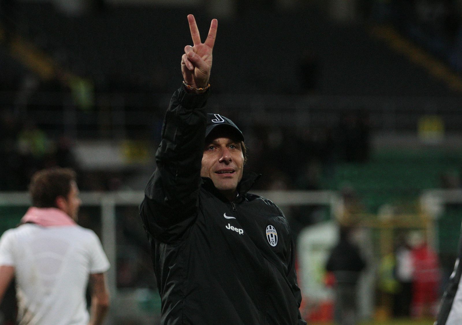Imagen del entrenador de la 'Juve', Antonio Conte, en su vuelta a los banquillos tras cuatro meses de sanción.