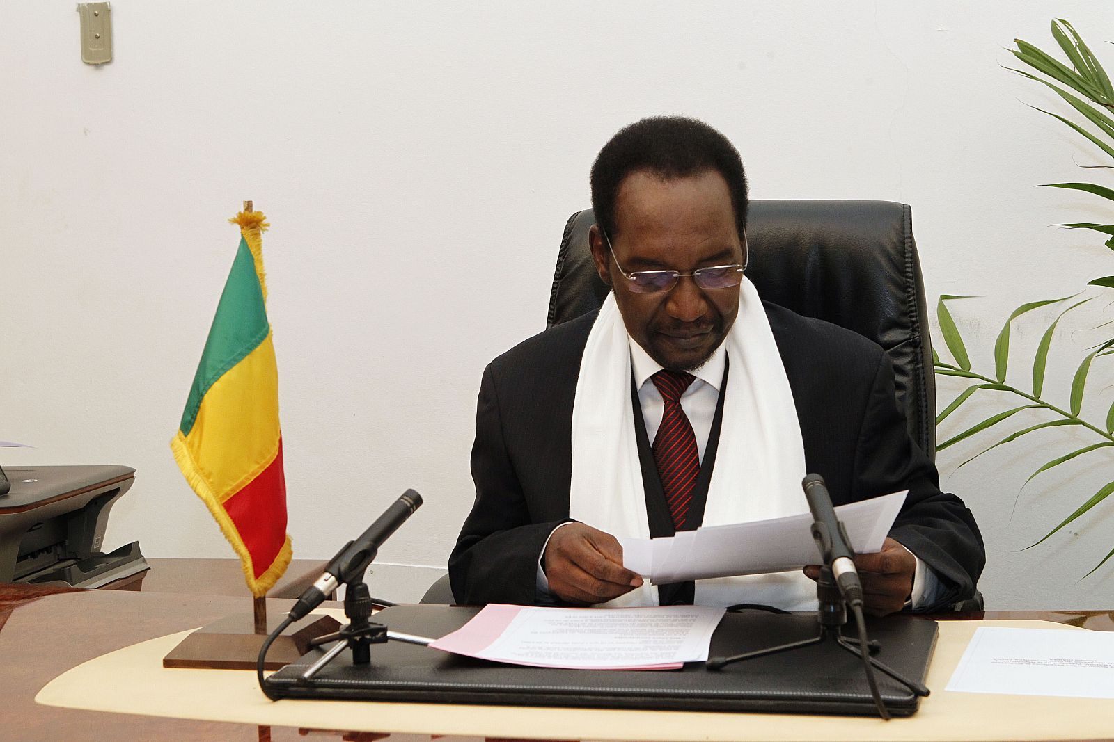 El presidente de Mali elige al nuevo primer ministro, Django Sissoko, tras la dimisión de Cheick Modibo Diarra
