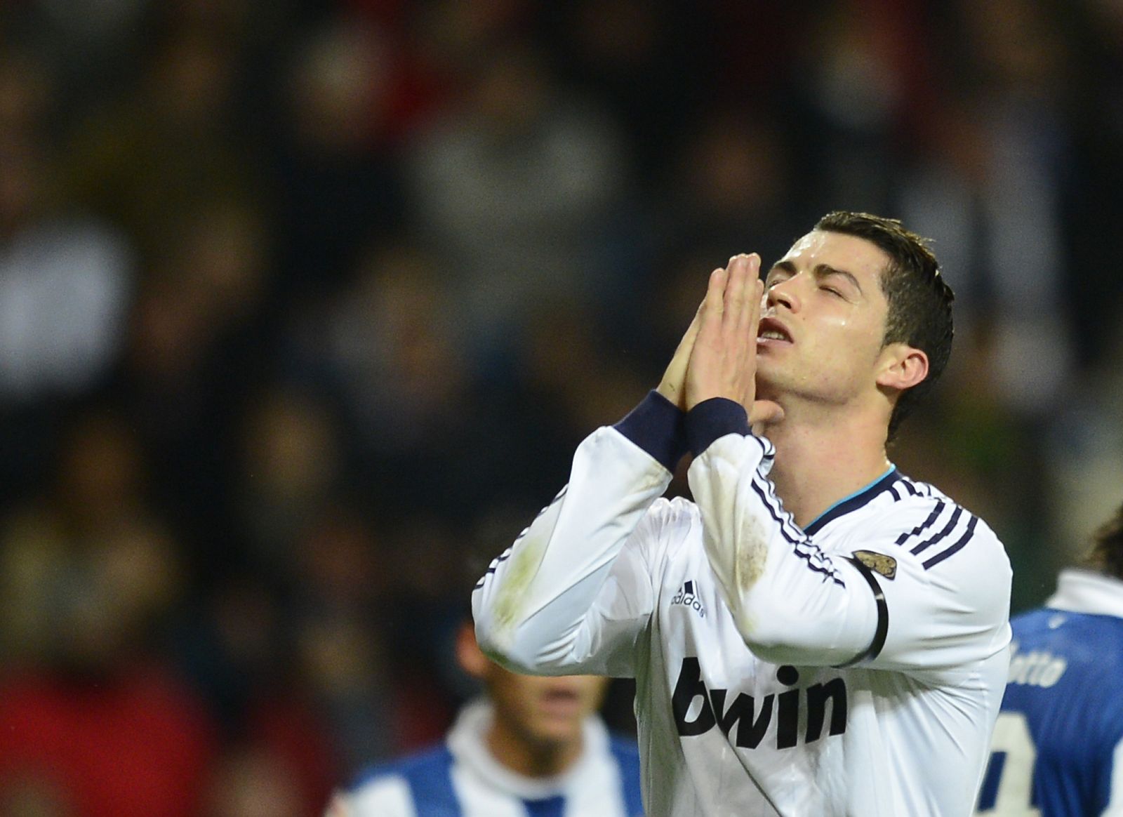 Cristiano Ronaldo se lamenta por una ocasión perdida en el Madrid- Espanyol
