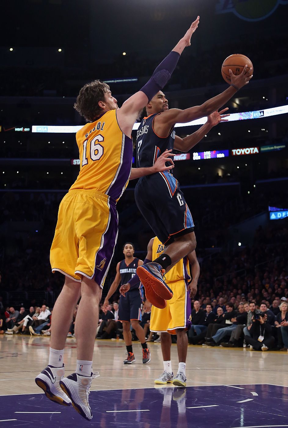 Charlotte Bobcats v Los Angeles Lakers