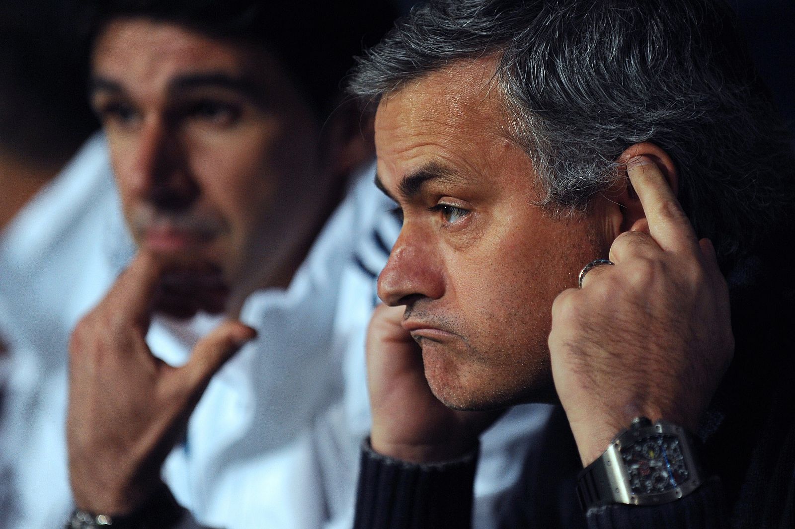 El entrenador del Real Madrid, José Mourinho, en el banquillo de La Rosaleda