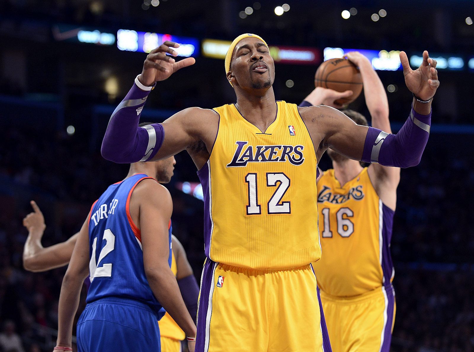 ENCUENTRO ENTRE LOS LAKERS DE LOS ÁNGELES Y LOS SIXERS DE FILADELFIA