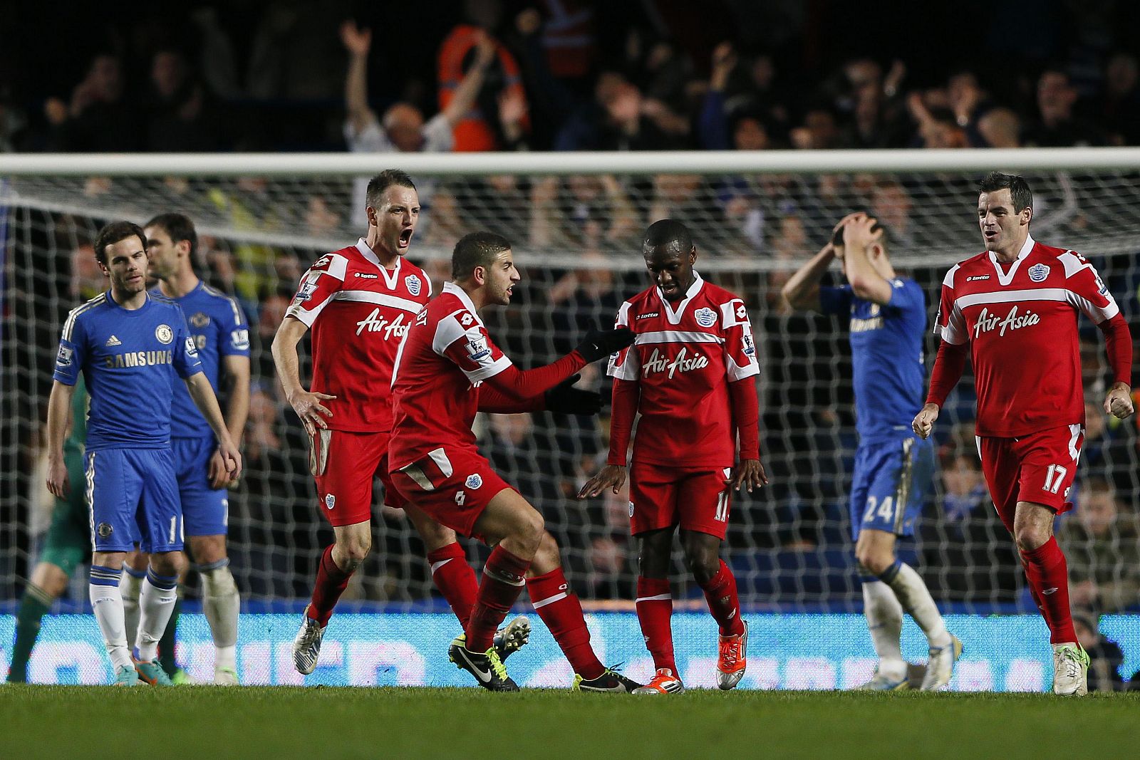 Wright-Phillips no quiso celebrar el gol de la victoria del Queens Park Rangers en Stamford Bridge.