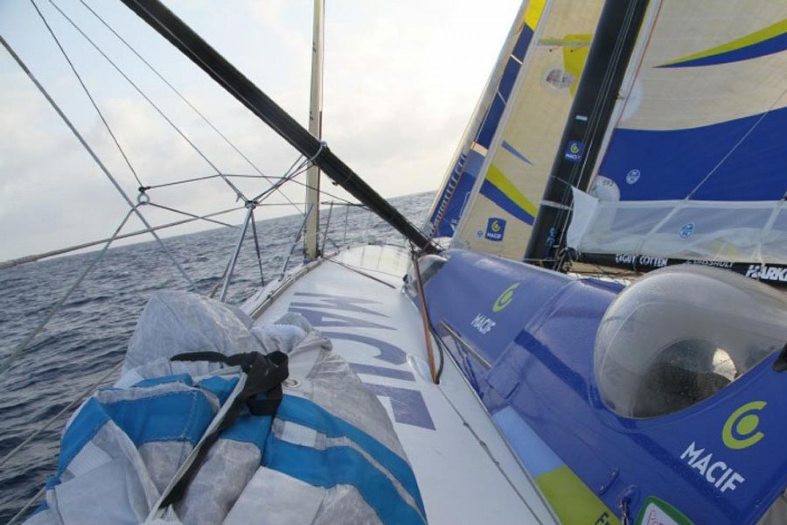 El barco francés 'Macif', líder de la Vendée Globe