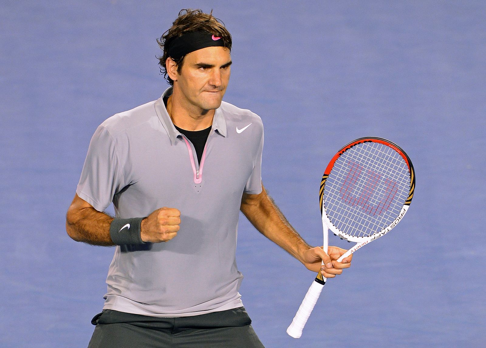 El tenista suizo Roger Federer jugará las semifinales del Open de Australia.