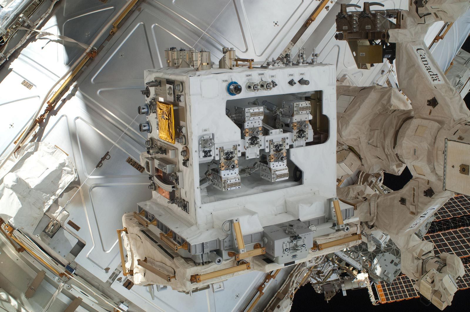 El hardware de la RRM listo para ser instalado en la Estación Espacial Internacional.