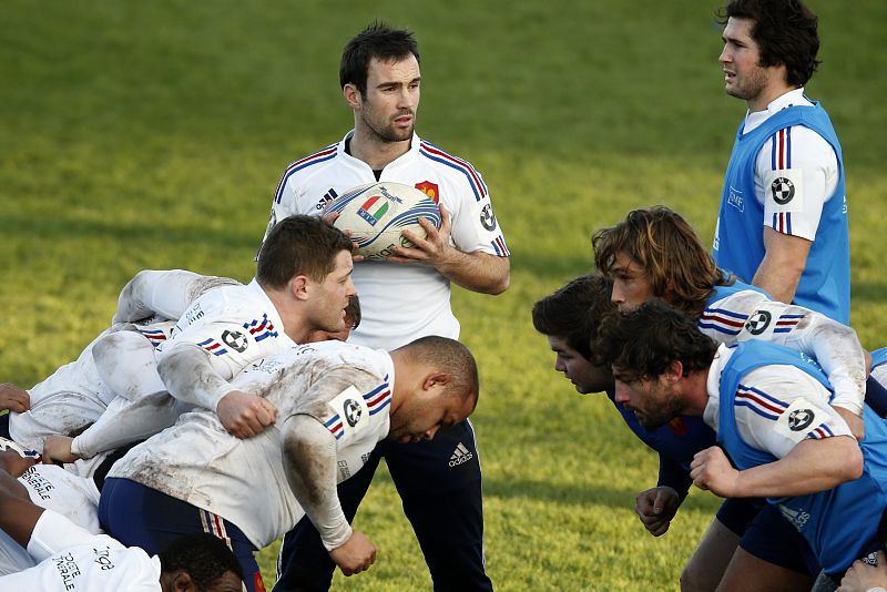 El jugador francés Parra durante un entrenamiento del 'XV del Gallo'.