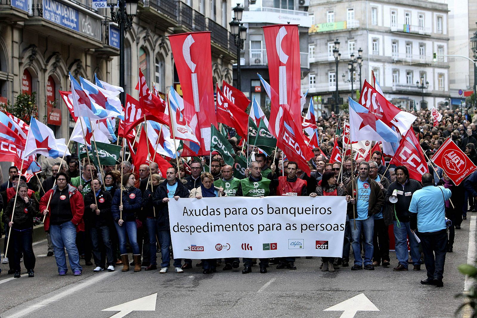 Trabajadores de Novagalicia Banco se manifiestan en Vigo