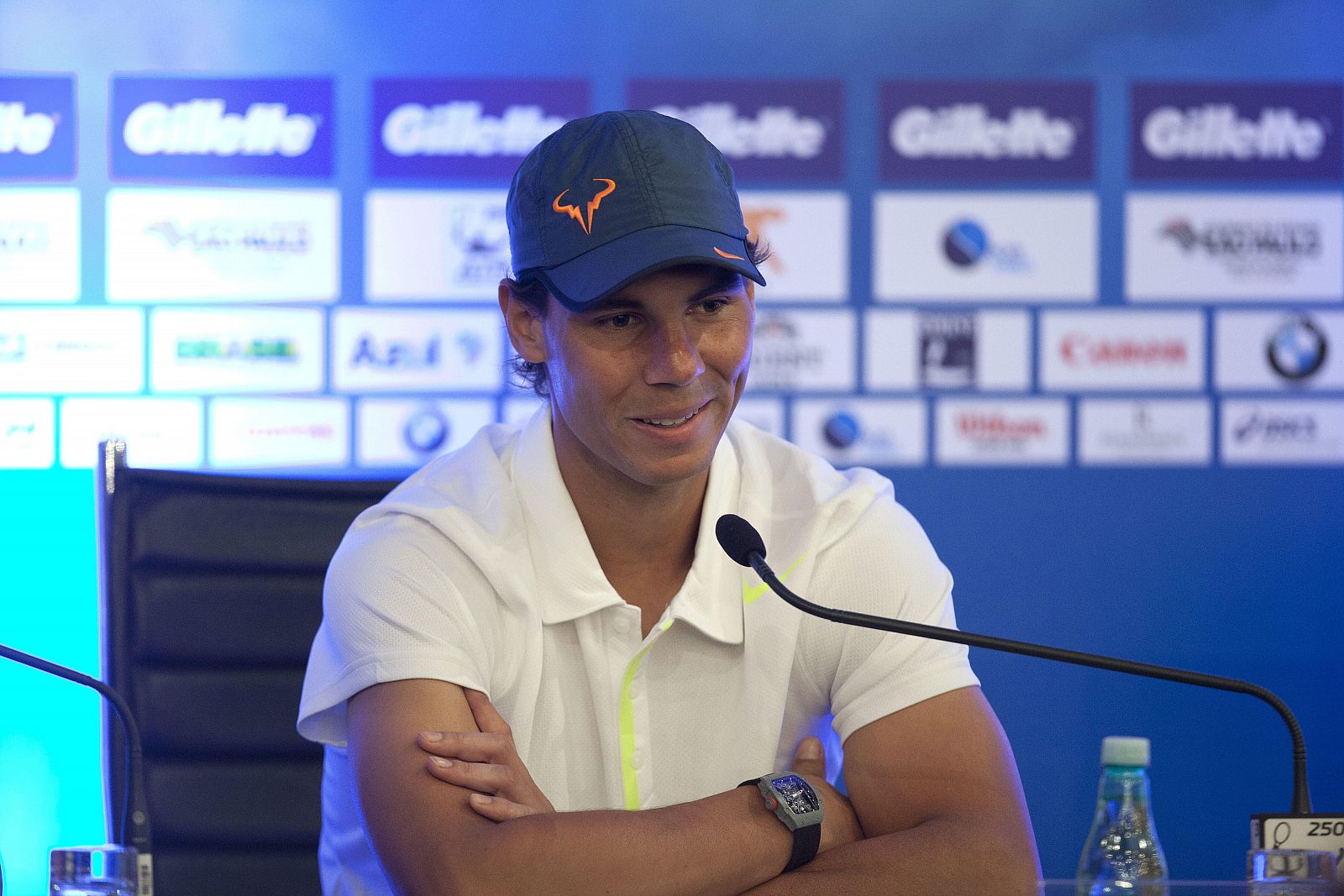 El tenista español Rafael Nadal participa en una rueda de prensa durante el Abierto de Tenis de Brasil