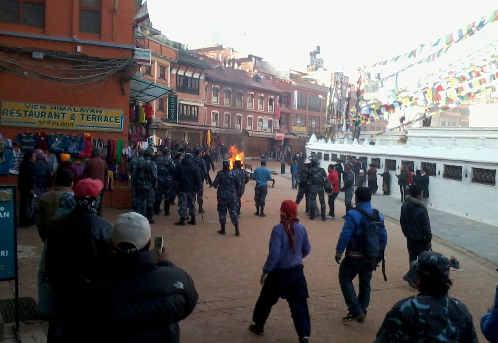 Un joven se quema a lo bonzo en Nepal