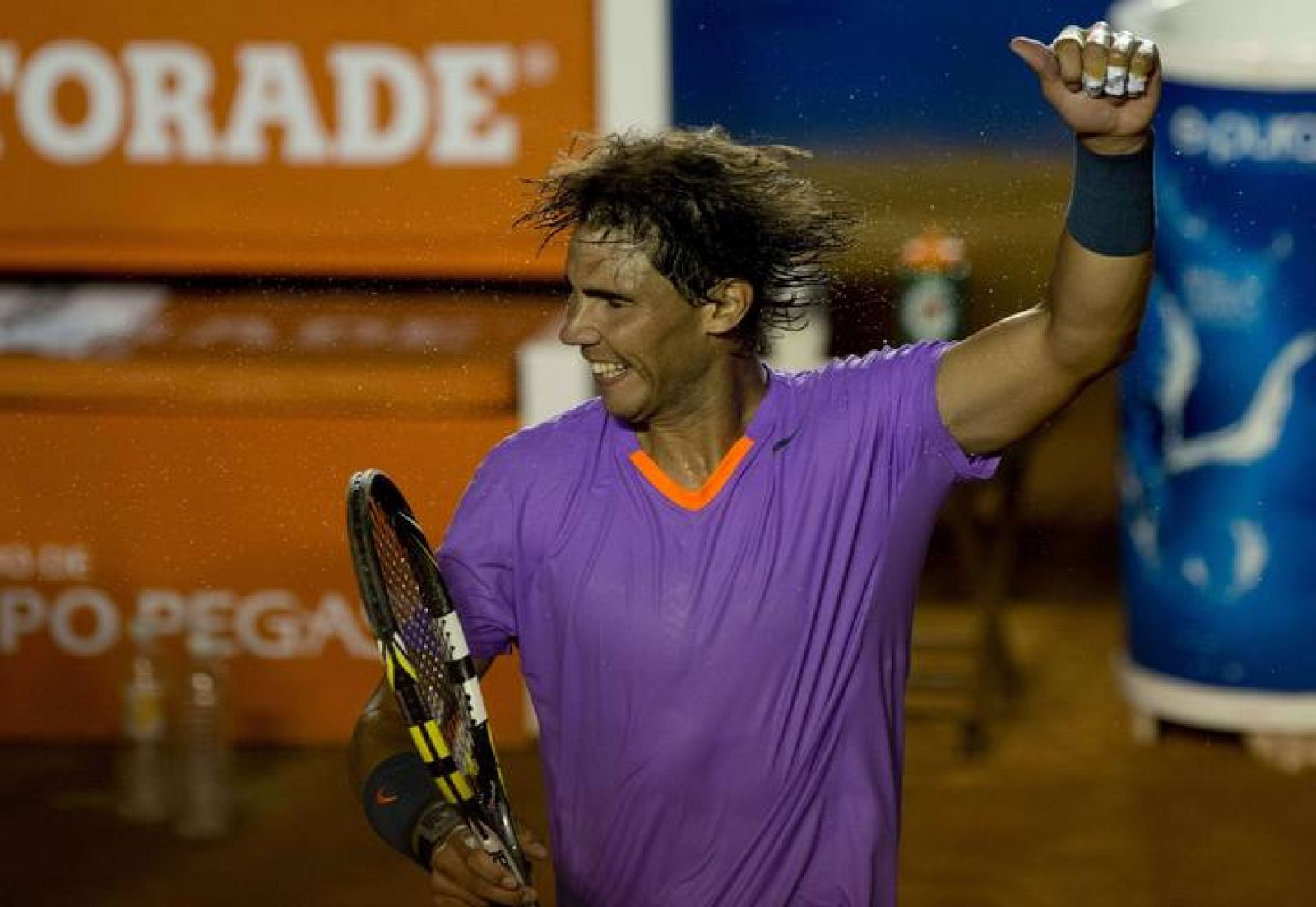 Rafael Nadal celebra la victoria sobre Diego Sebastian Schwartzman.