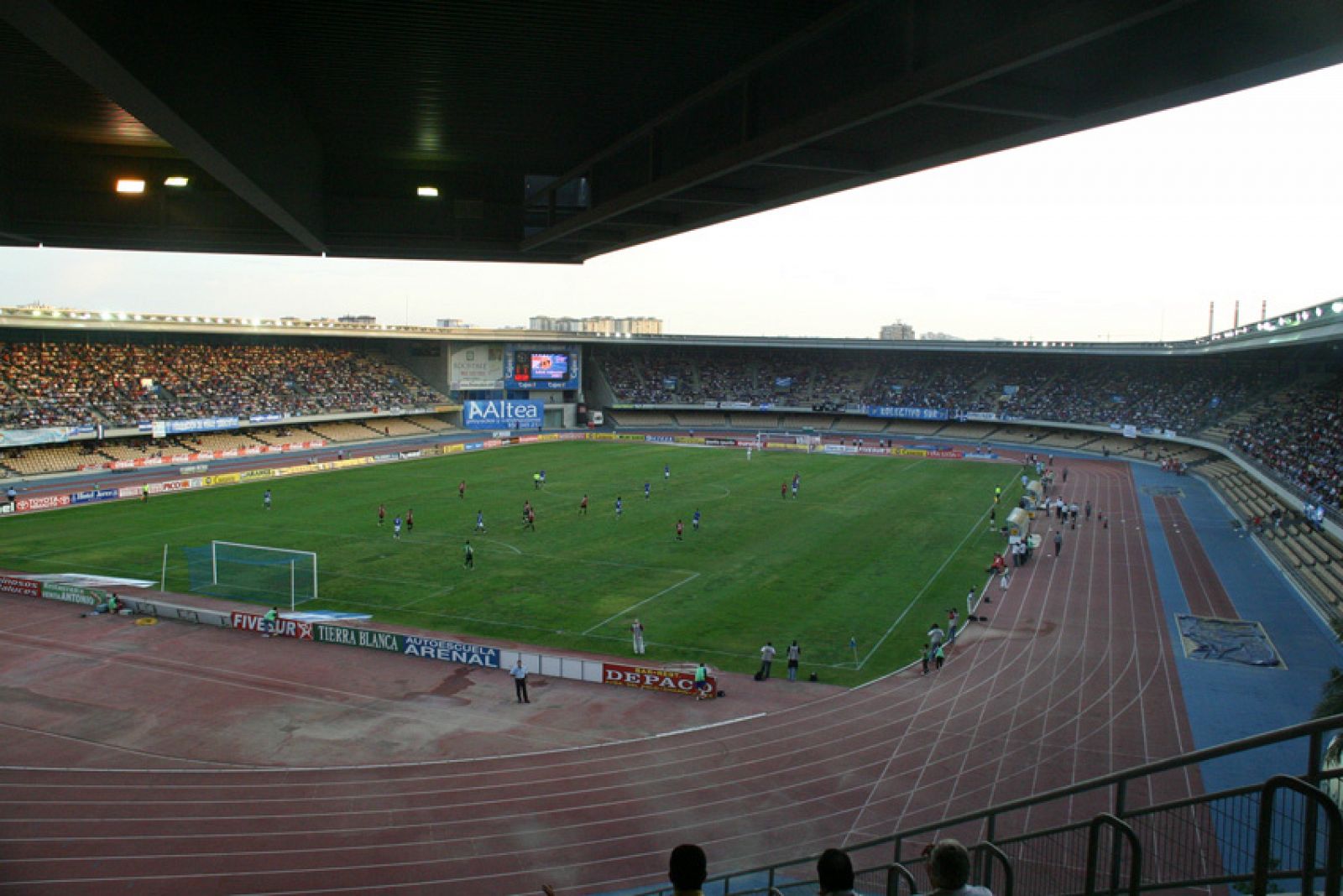 Vista general del Estadio Municipal Chapín donde juega el Xerez CD