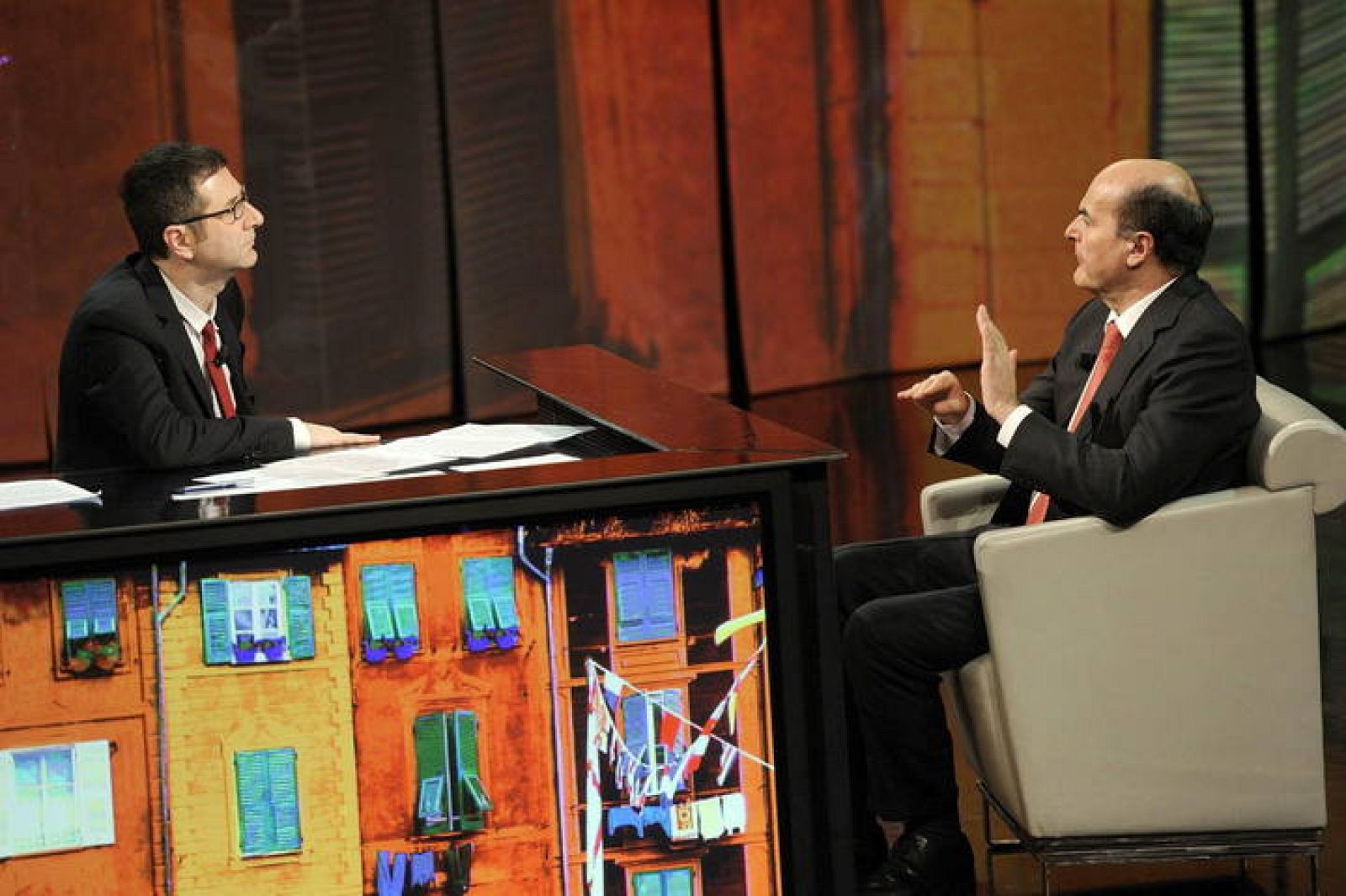 El secretario del Partido Democrático, Pier Luigi Bersani, durante la entrevista en la RAI