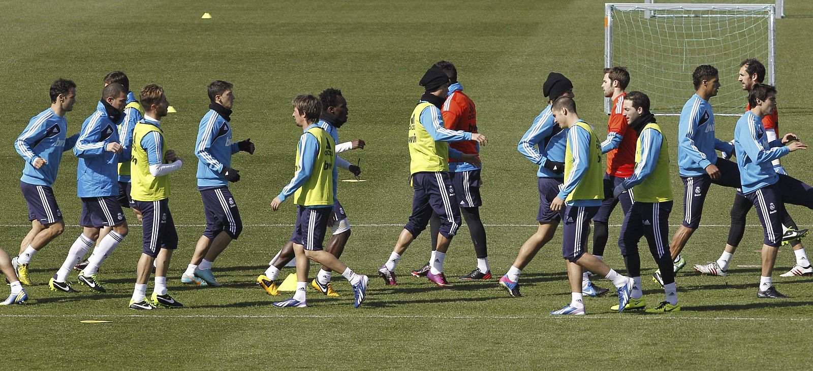 La plantilla del Real Madrid, esta mañana durante el último entrenamiento previo al encuentro que disputará contra el Mallorca