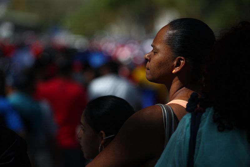 Colas para dar el último adiós al comandante Chávez