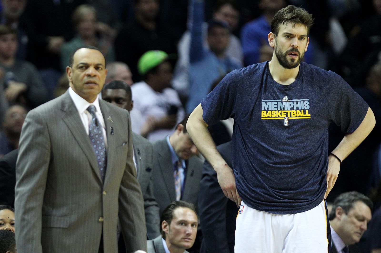 El español de los Grizzlies, Marc Gasol, no pudo jugar por lesión.