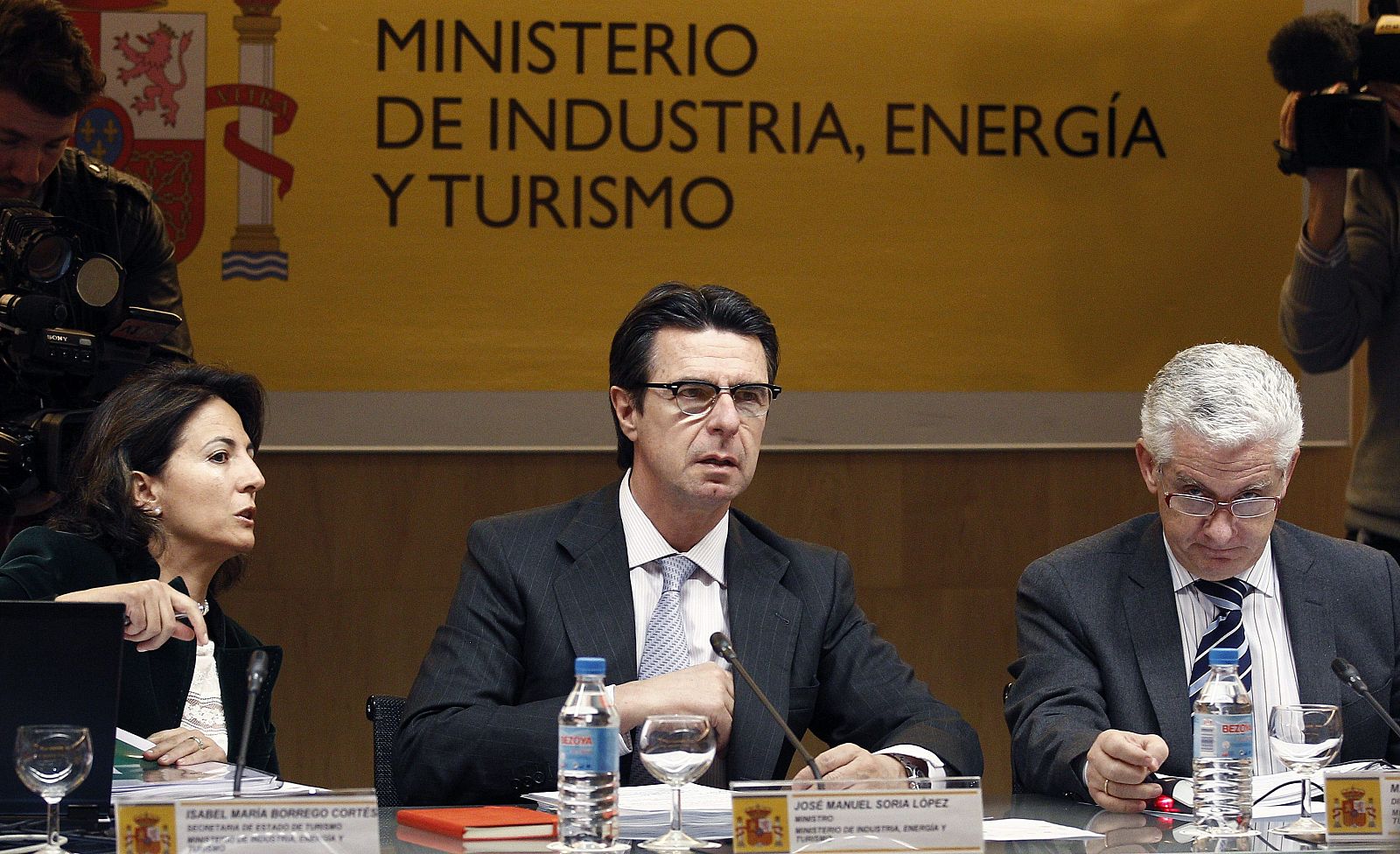 El ministro de Industria, José Manuel Soria, la secretaria de Estado de Turismo, Isabel María Borrego Cortés, y el director de Turespaña, Manuel Butler