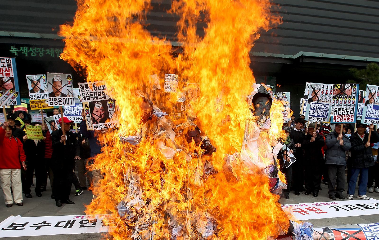 PROTESTA EN SEÚL CONTRA COREA DEL NORTE