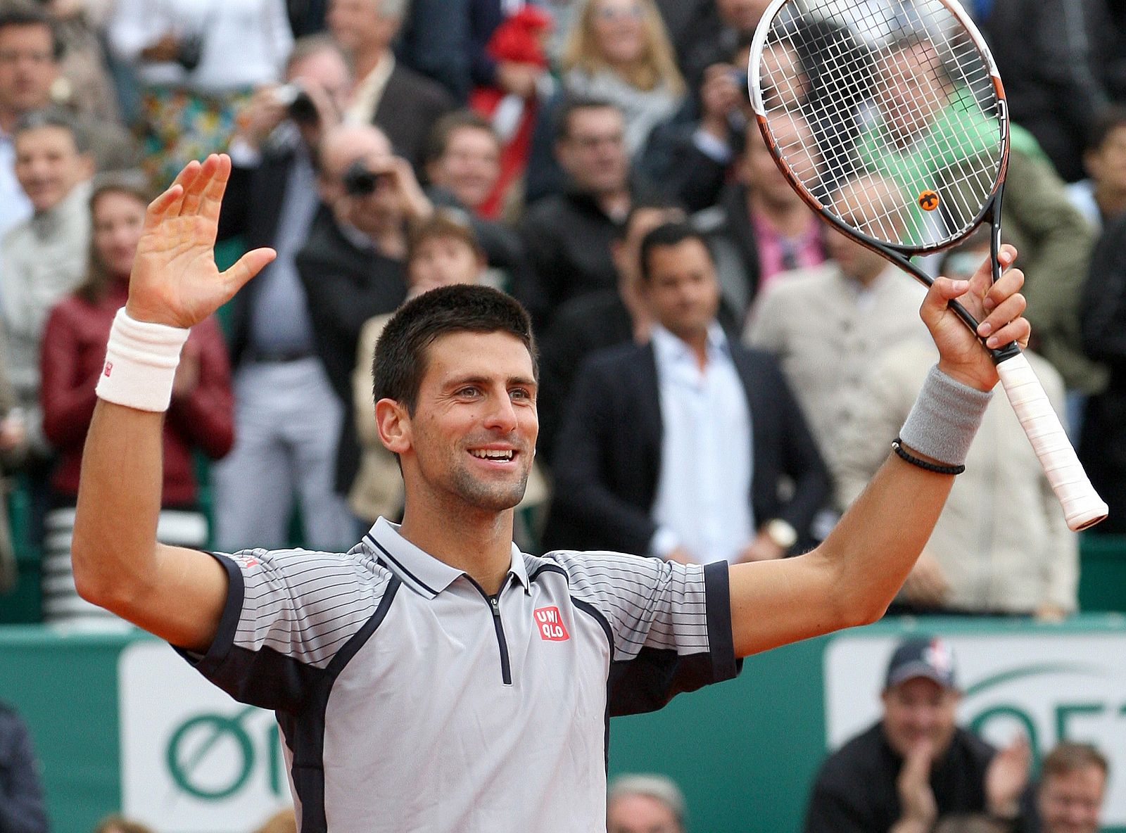 Novak Djokovic celebra la victoria ante Fabio Fognini.