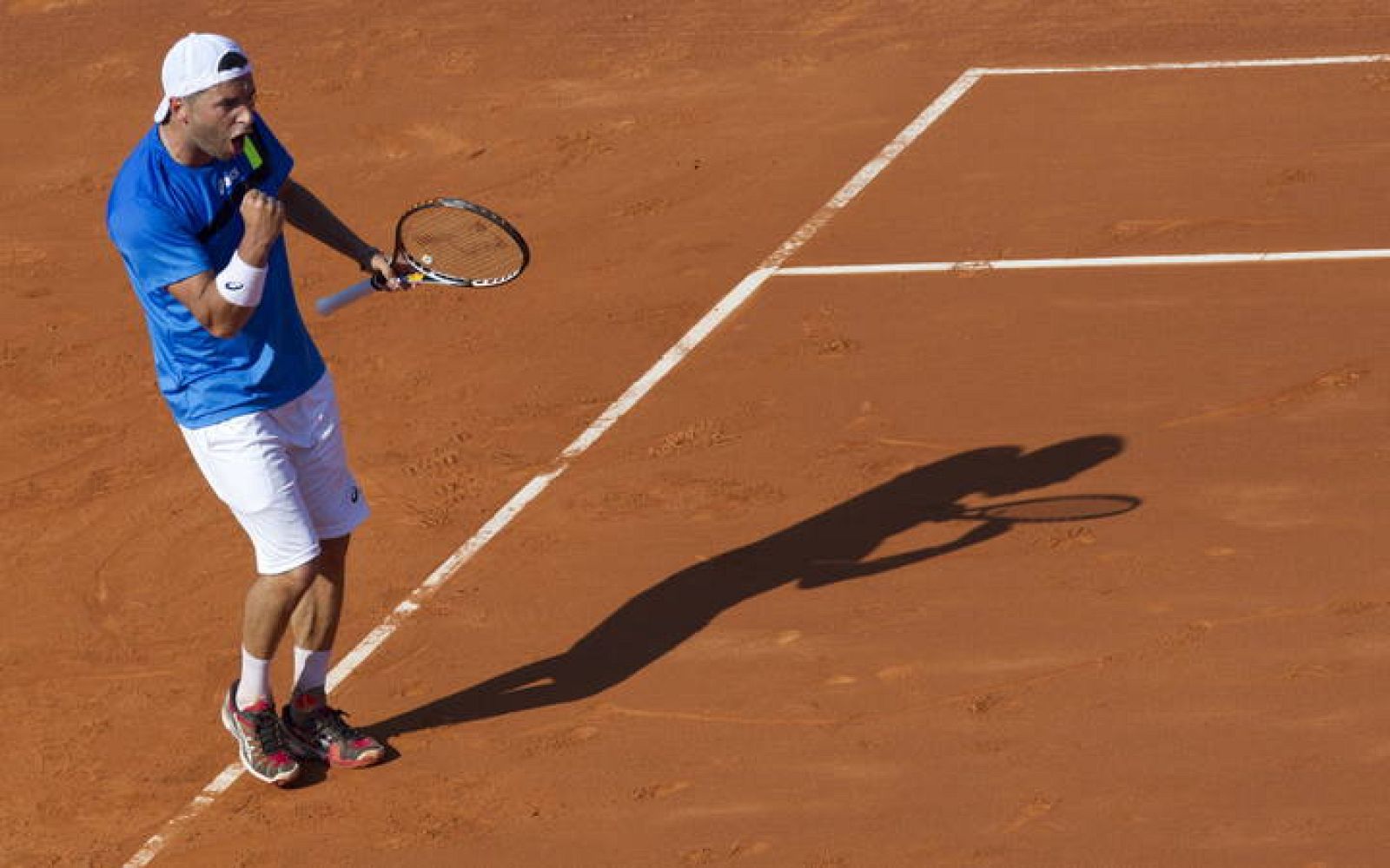 El tenista español Albert Montañés celebra su victoria