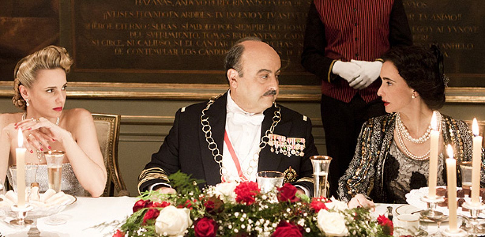 Julieta Cardinali (Eva Perón), Jesús Castejón (Franco) y Ana Torrent (Carmen Polo)