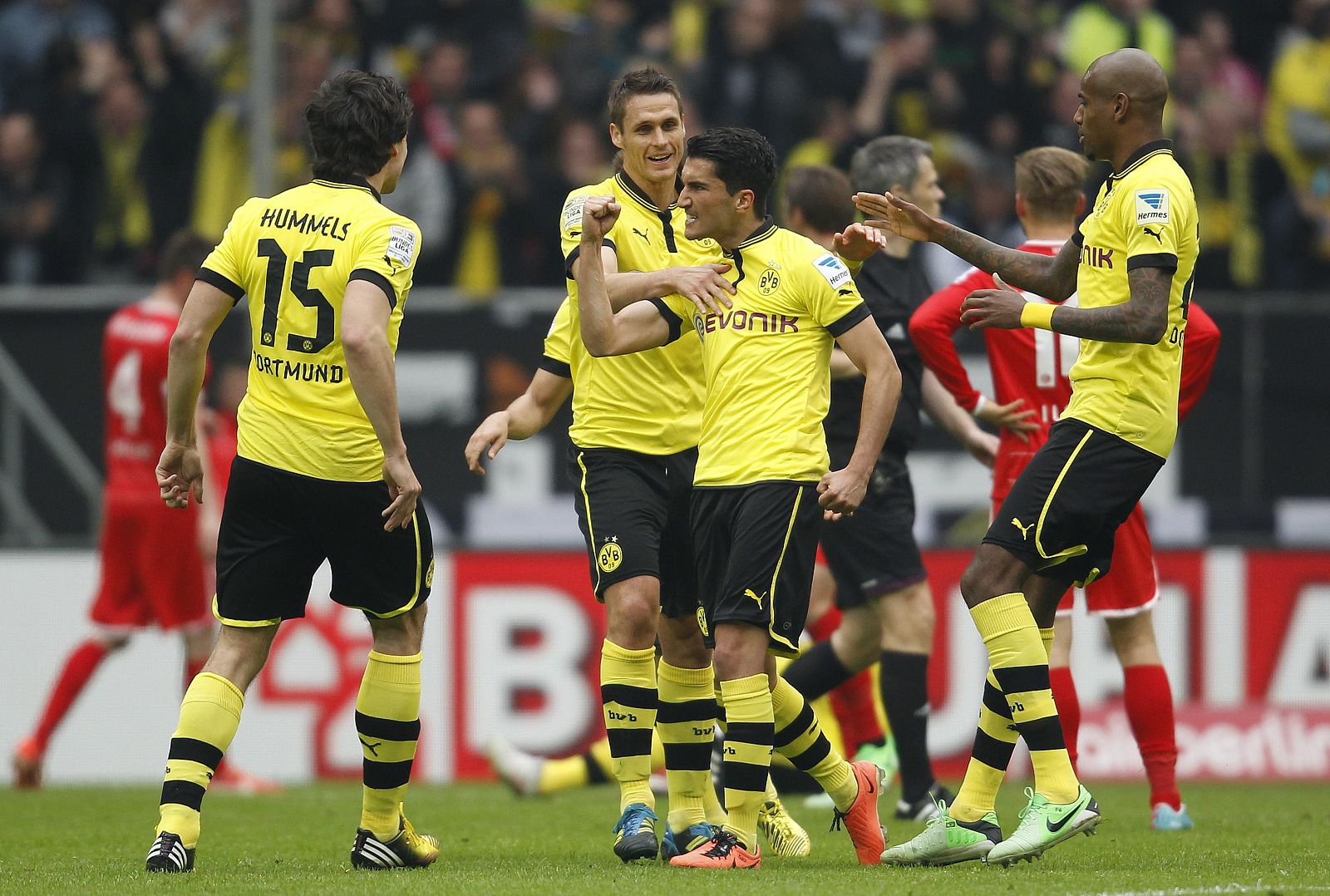 Sahin celebra su gol con el Borussia frente al Fortuna