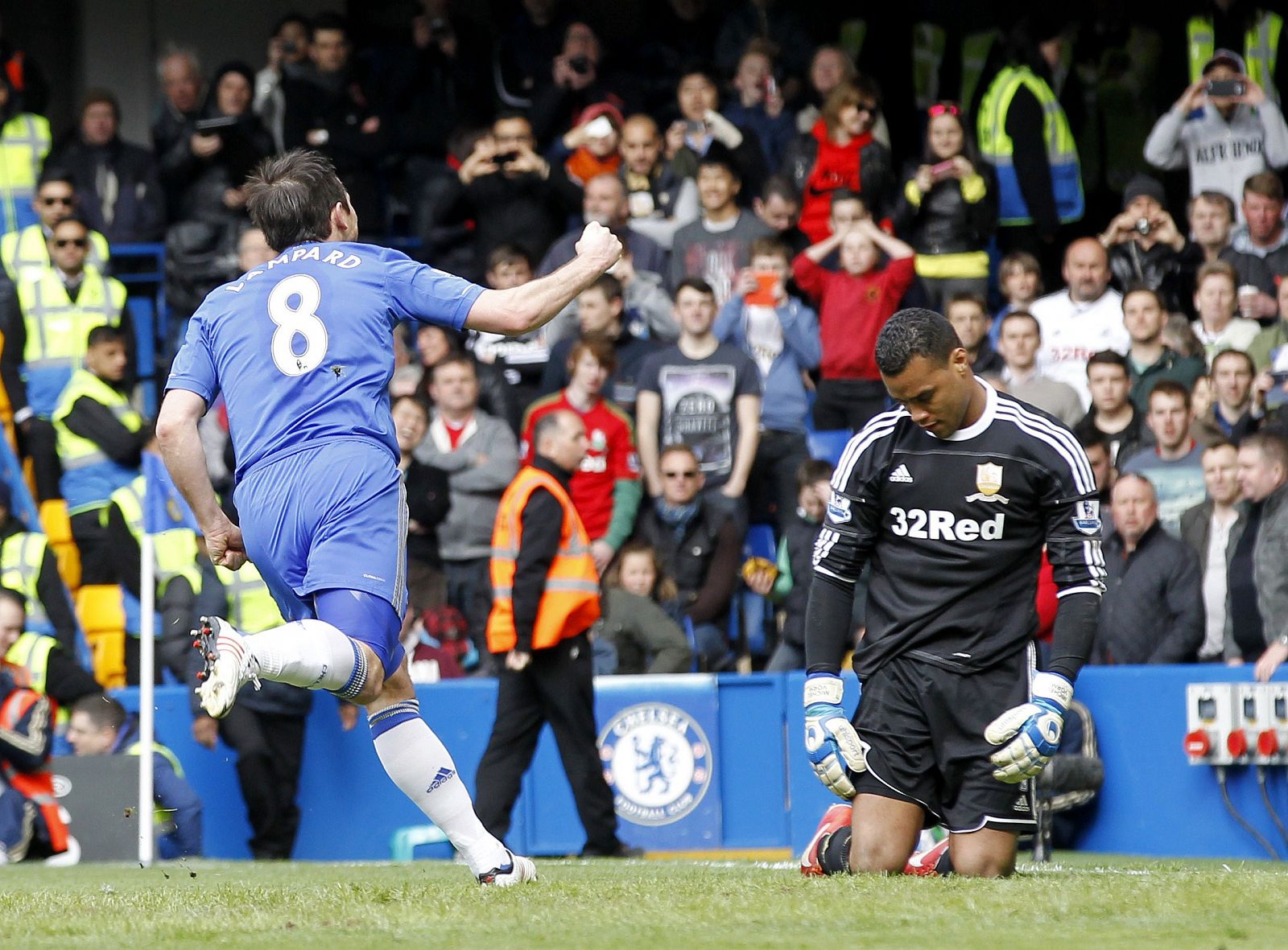 El inglés Frank Lampard celebra uno de los goles del Chelsea ante el Swansea