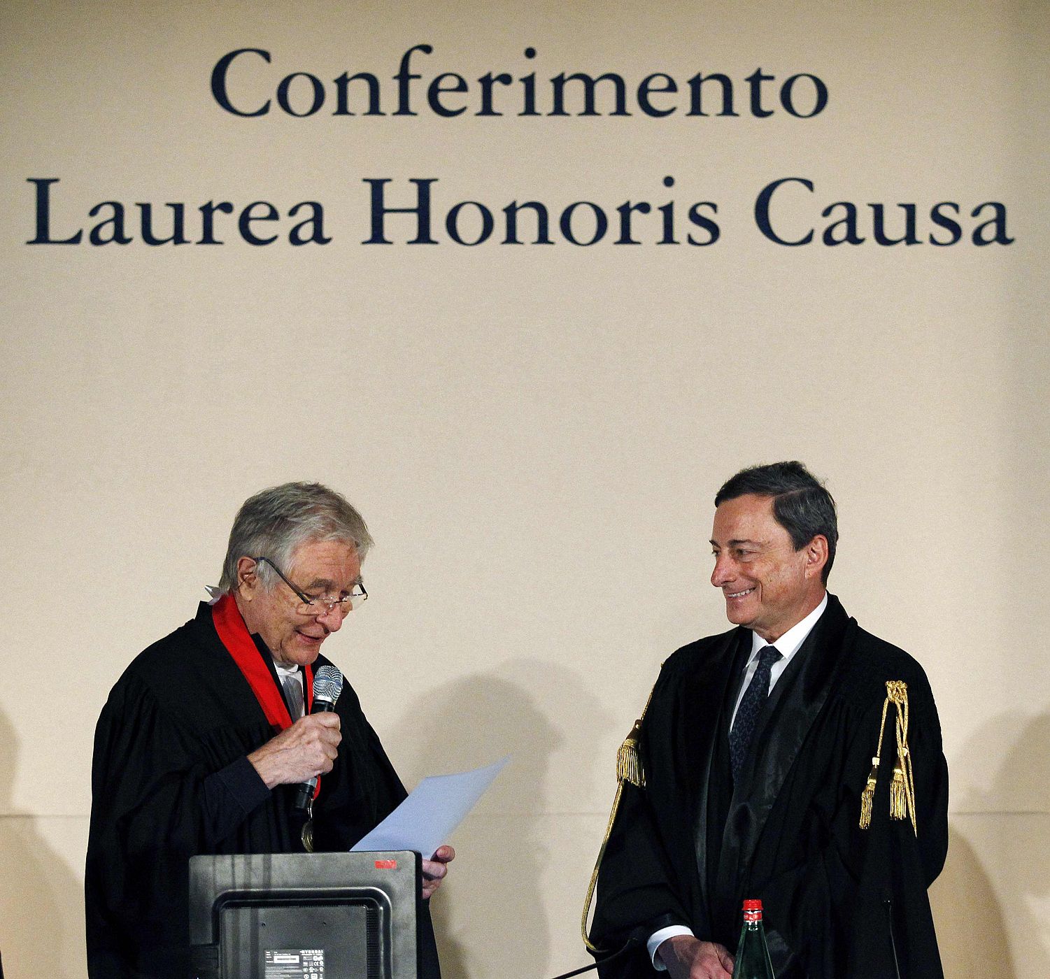 Mario Draghi durante su investidura como doctor honoris causa por la Universidad LUISS de Roma