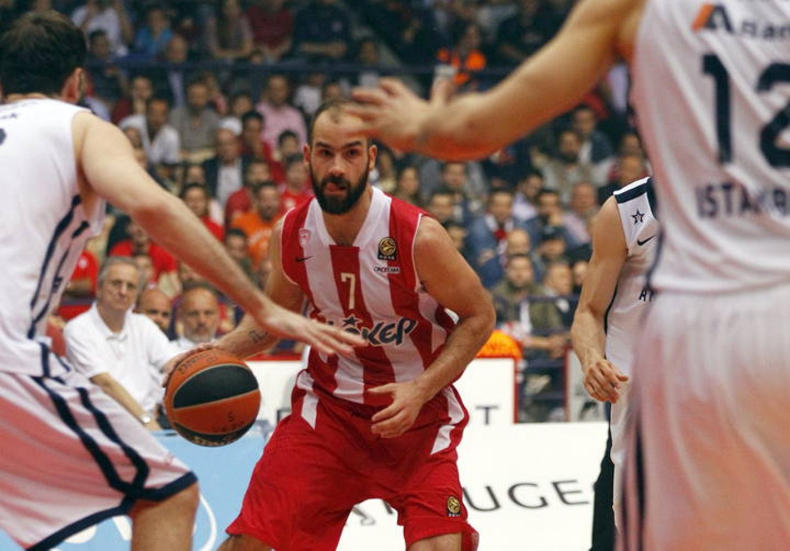 Vassilis Spanoulis, de Olympiacos, en un partido de la Euroliga contra el Anadolu Efes