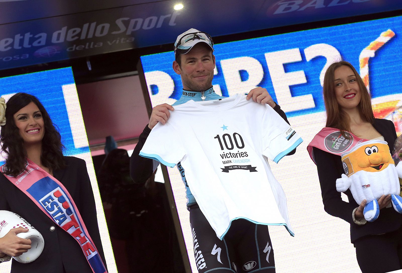 Tercera victoria de Cavendish en el Giro de Italia 2013