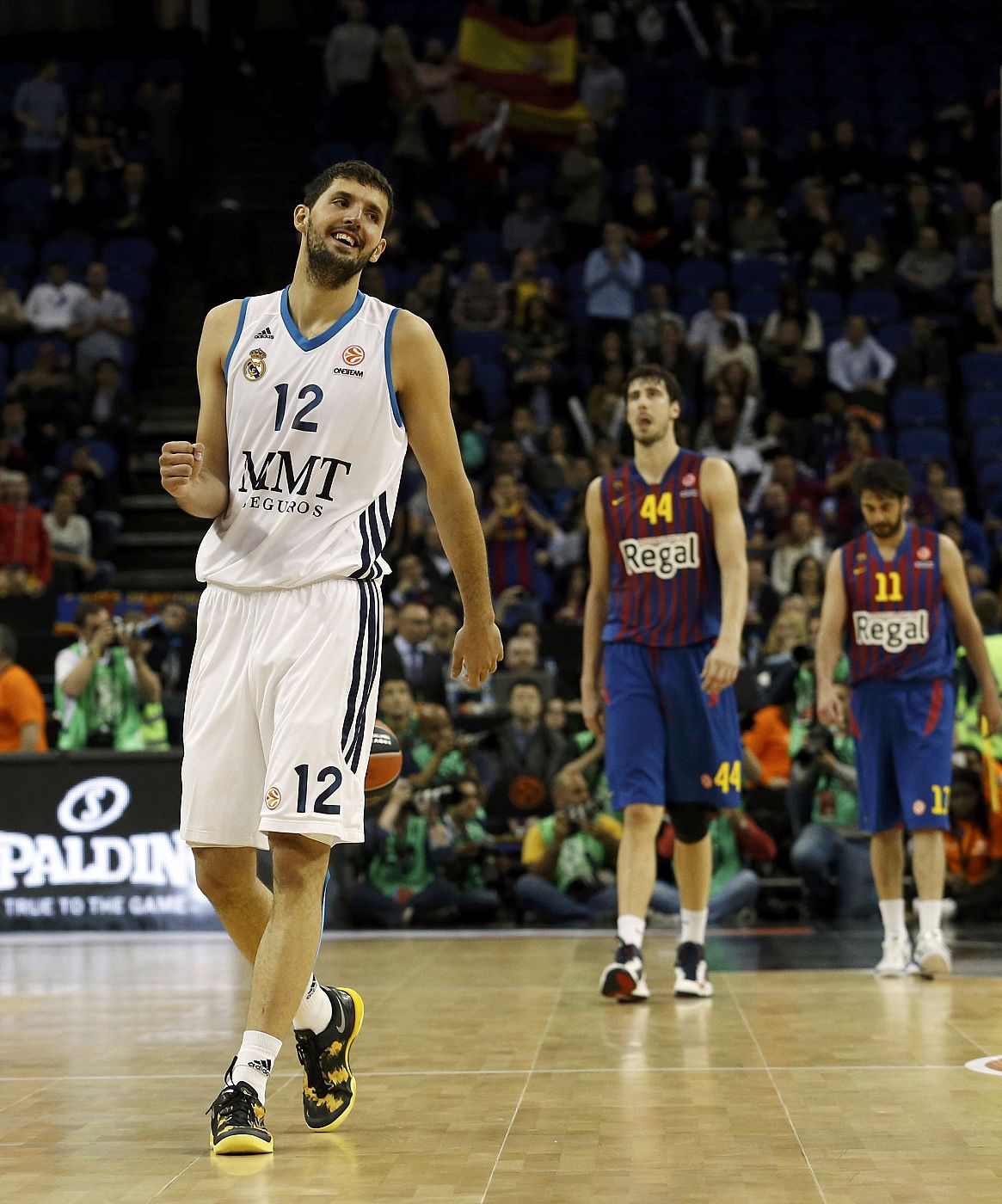 El madridista Nikola Mirotic, en un reciente encuentro contra el Barcelona