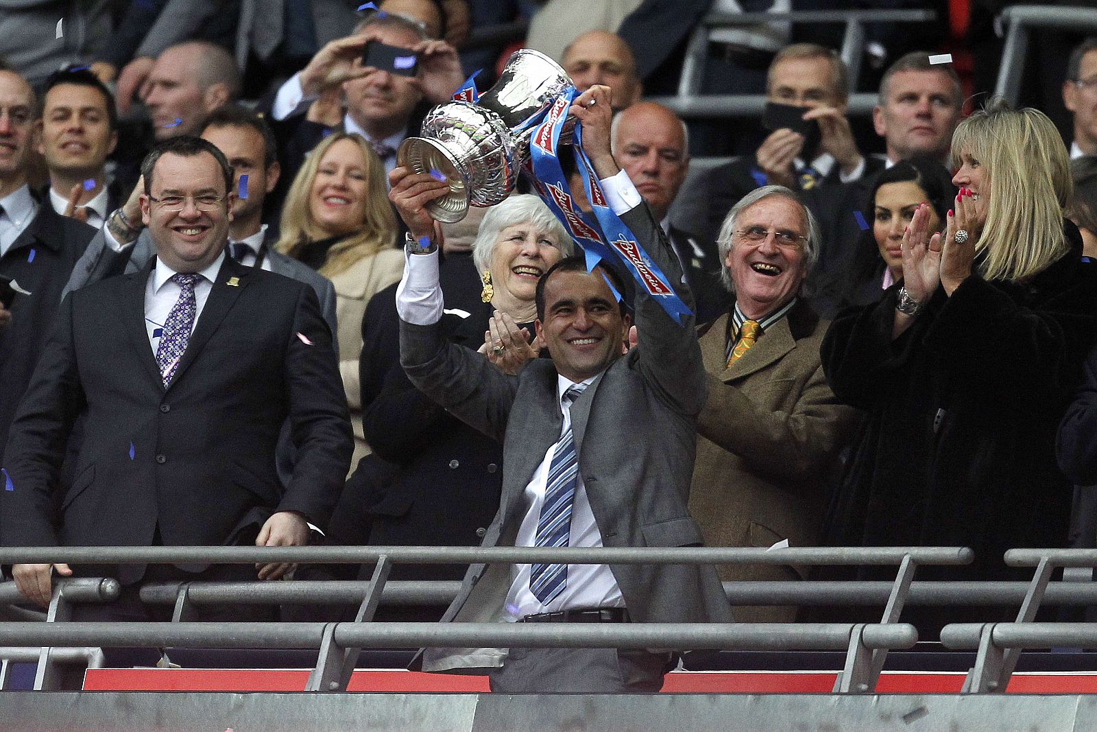 Roberto Martínez levanta la Copa de Inglaterra