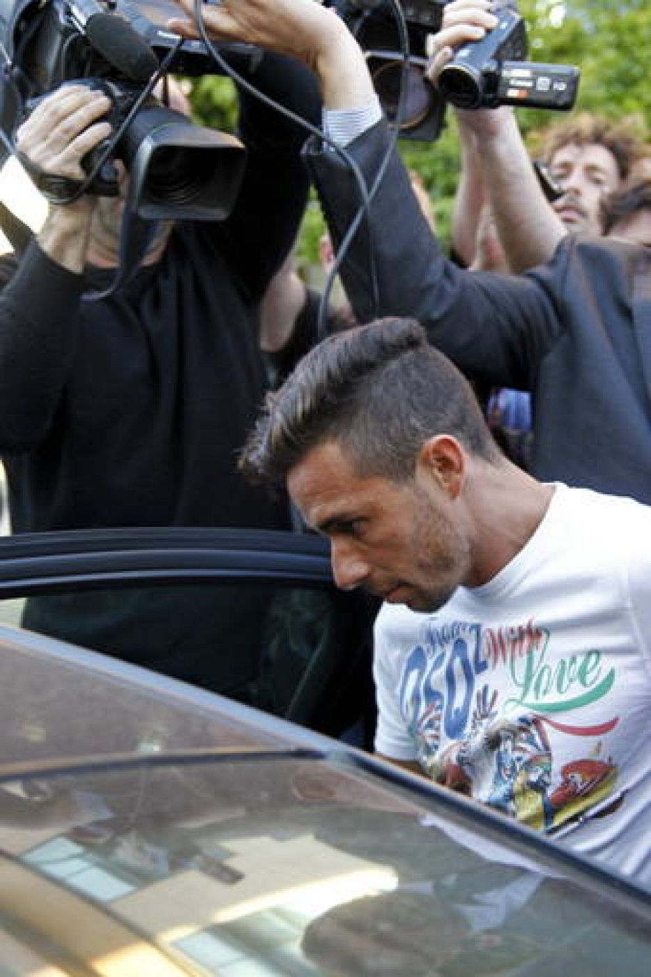 El jugador del Real Betis Rubén Castro, a la salida de los Juzgados en 2013