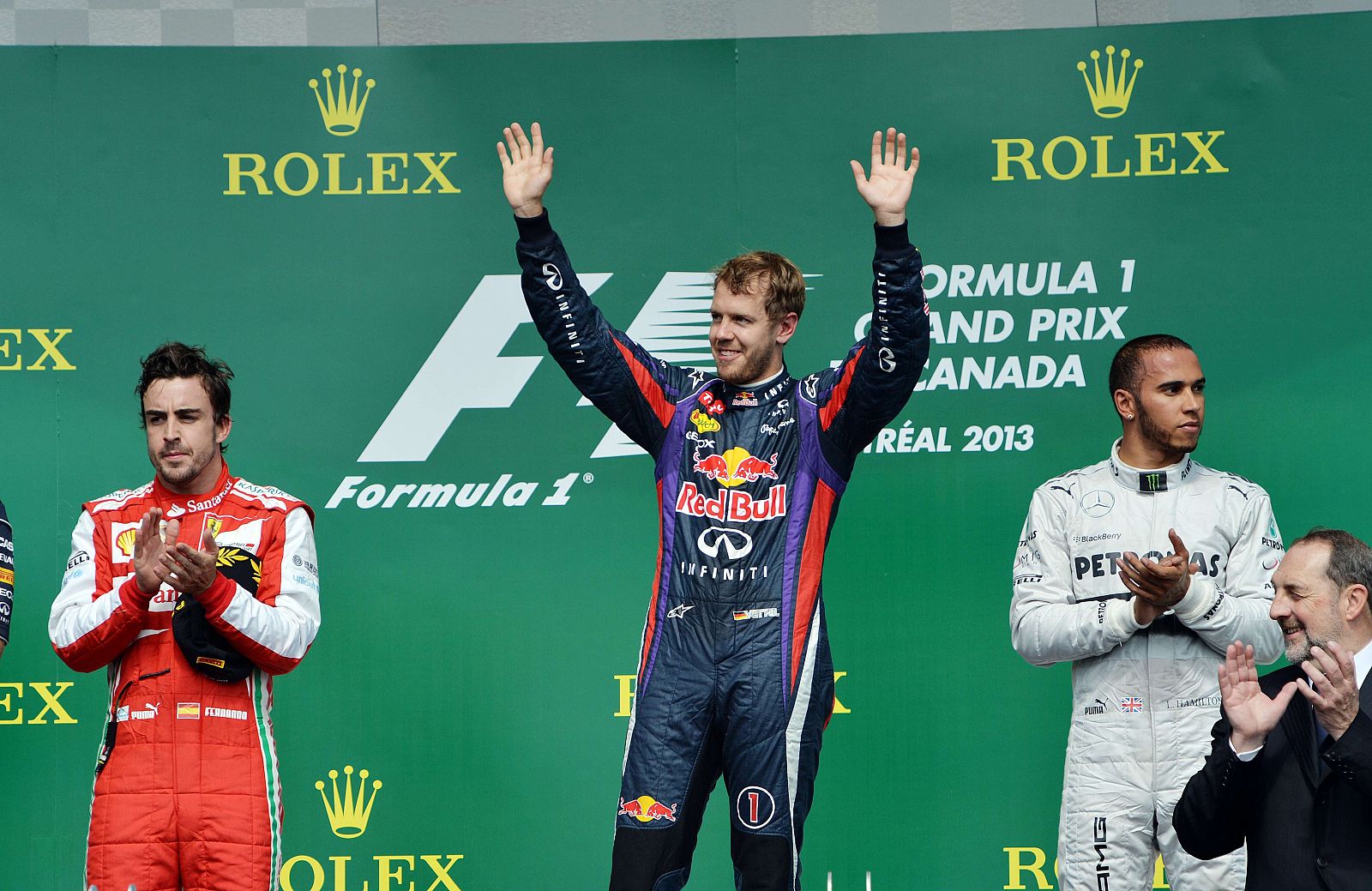 Alonso celebra su segundo puesto en el podio de Montreal