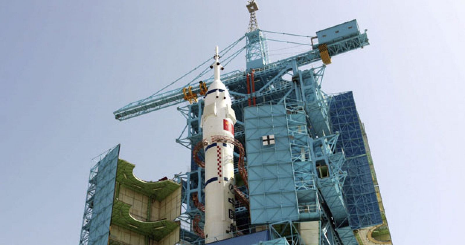 La nave "Shenzhou X", preparada en Centro de Lanzamiento de Jiuquan, China