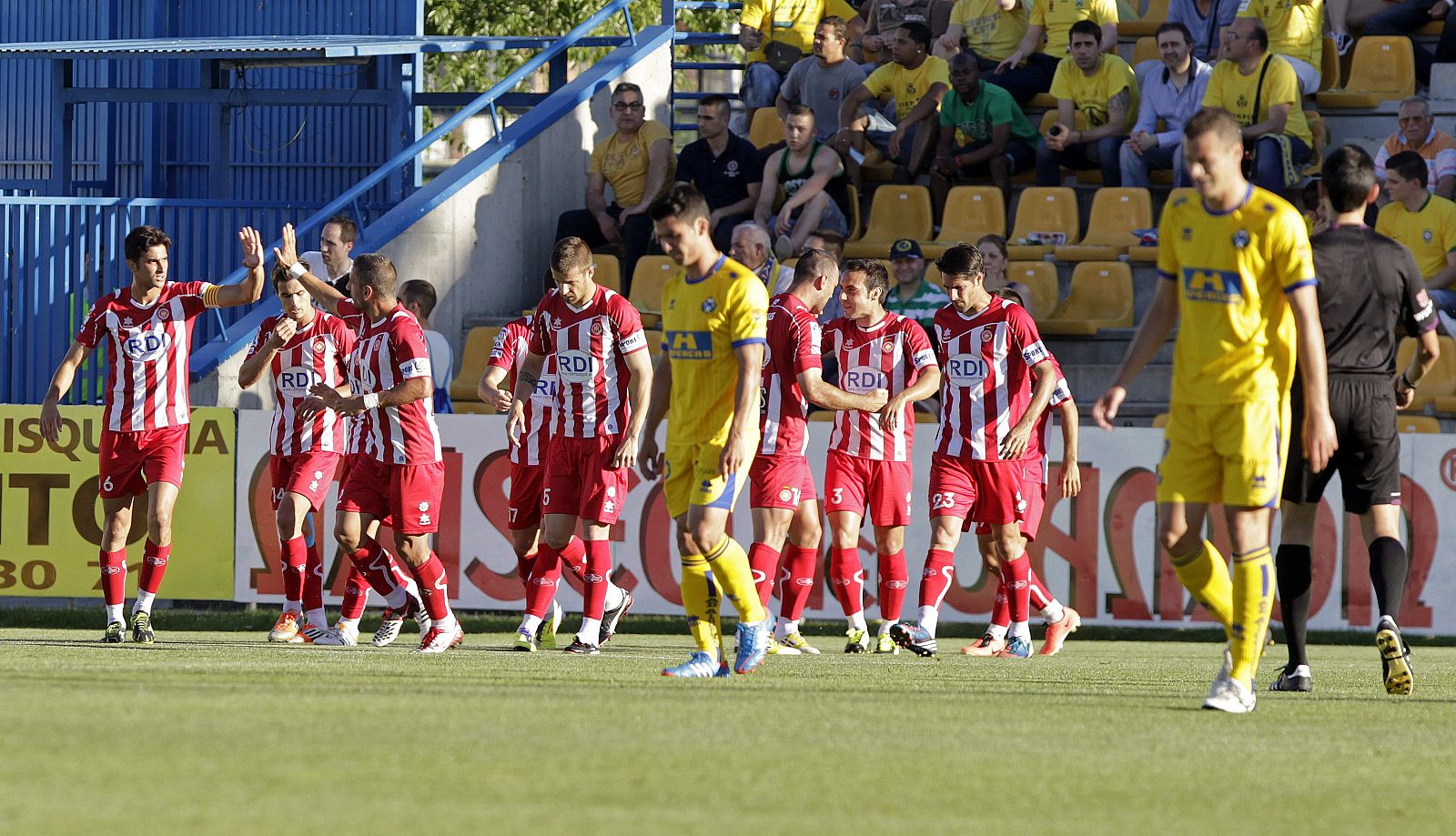 Los jugadores del Girona FC celebran el gol ante el Alcorcón.