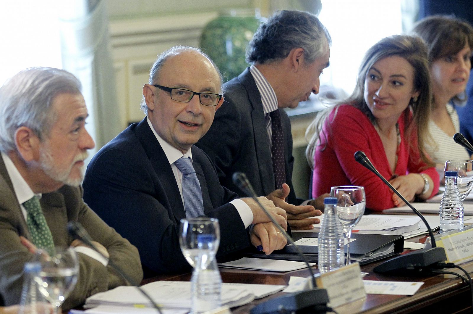 Montoro preside la reunión de la Comisión Nacional de la Administración Local