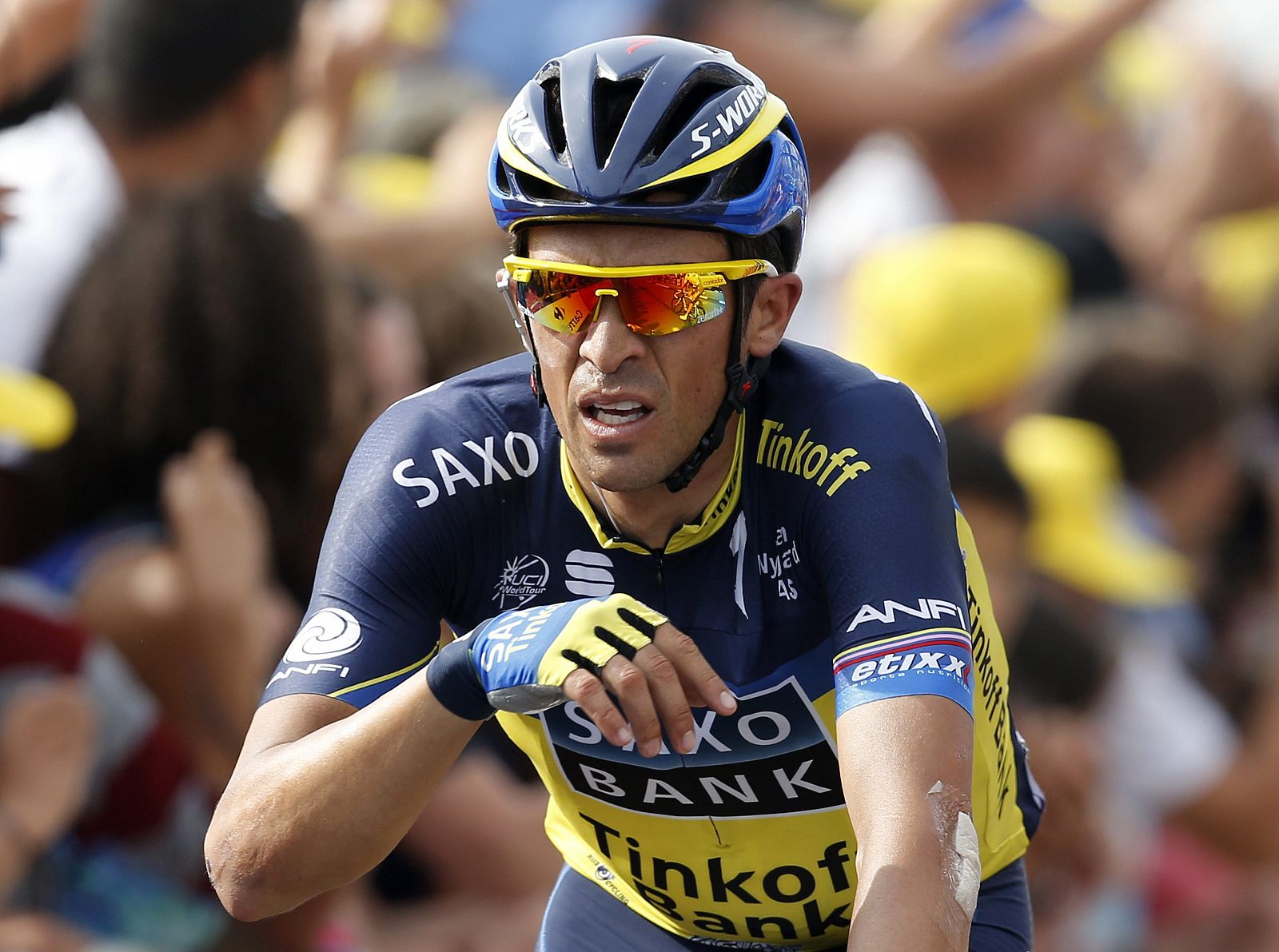 El ciclista español Alberto Contador gesticula tras la quinta etapa del Tour de Francia 2013