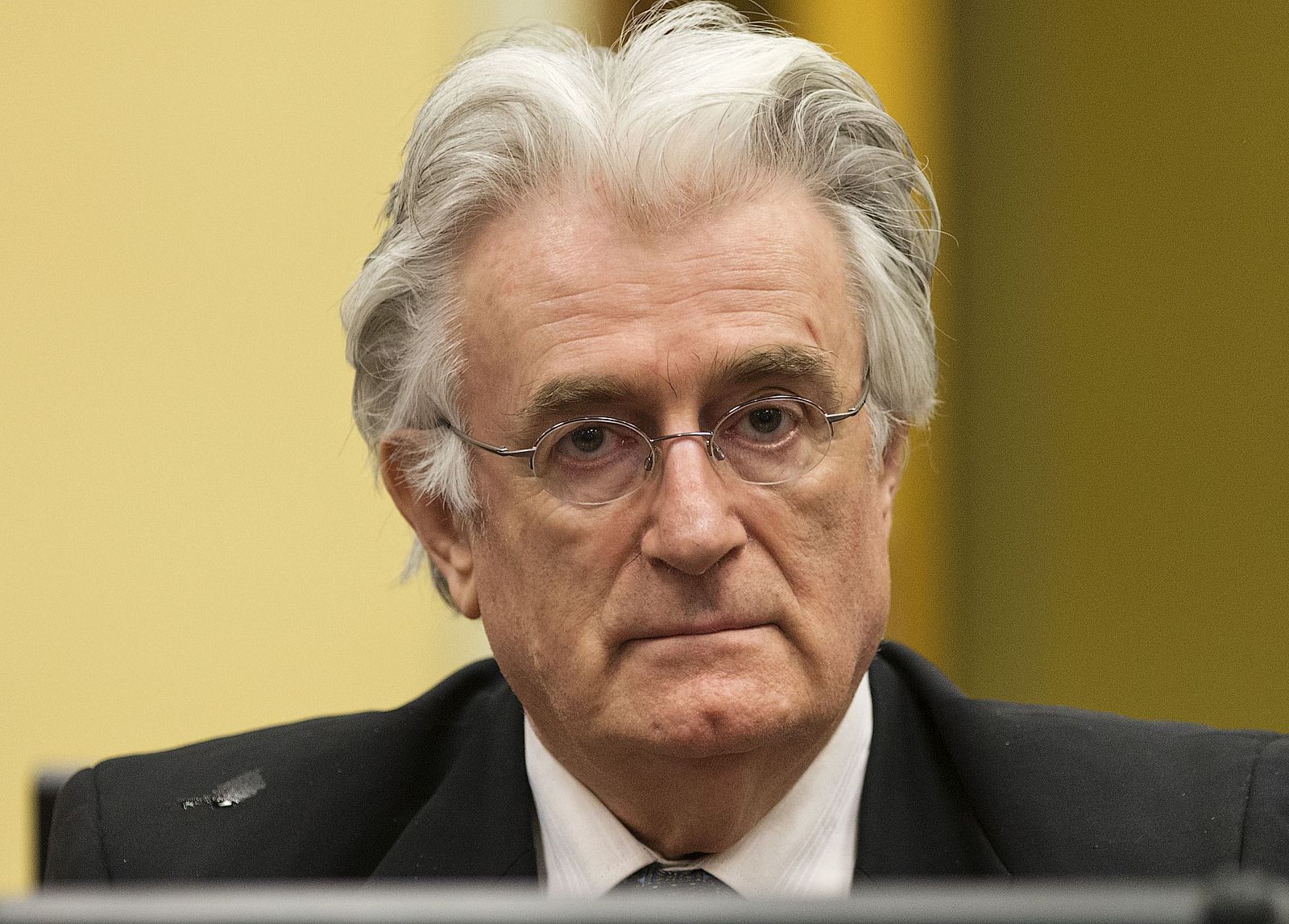 El exdirigente serbo-bosnio Radovan Karadzic, en el tribunal que le juzgada en La Haya