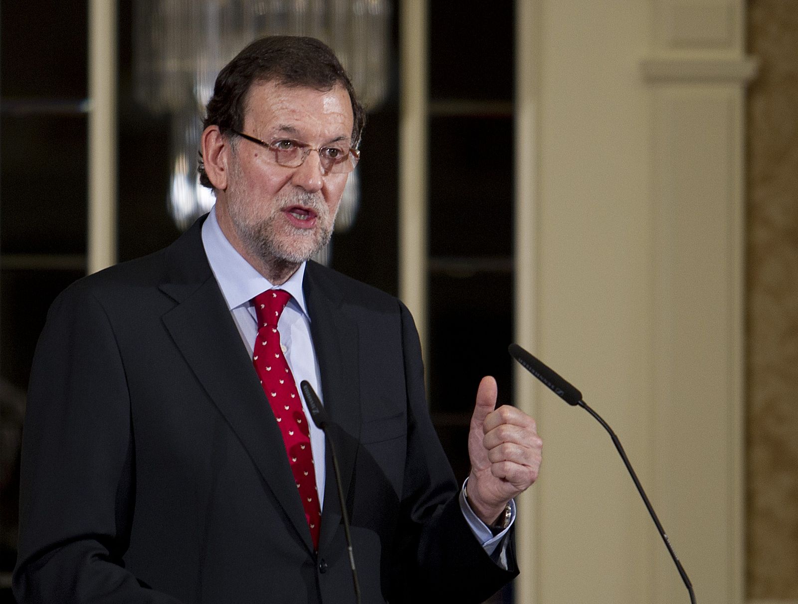 Rajoy insistirá ante los diputados en que nunca ha cobrado dinero negro.