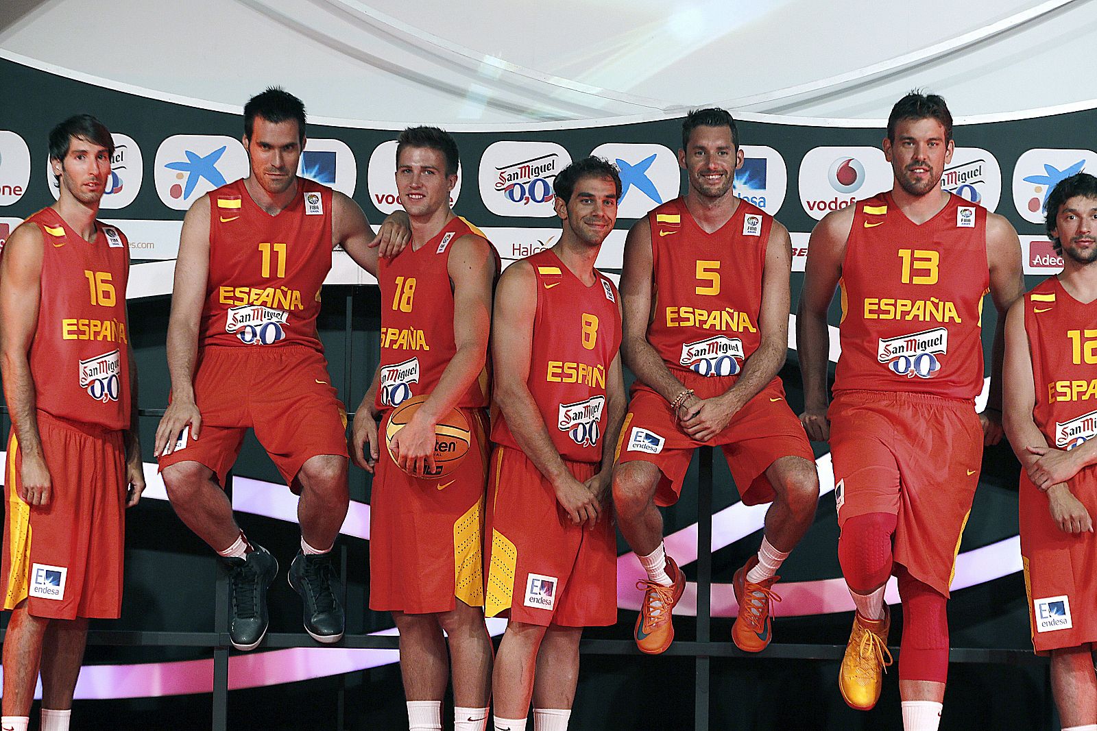 Alberto Corbacho, Fernando San Emeterio y Xavi Rabaseda, en la presentación del equipo para el Eurobasket