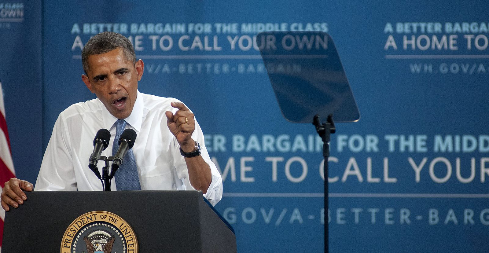 El presidente de Estados Unidos, Barack Obama, ofrece un discurso en Desert Vista High School en Phoenix, Arizona