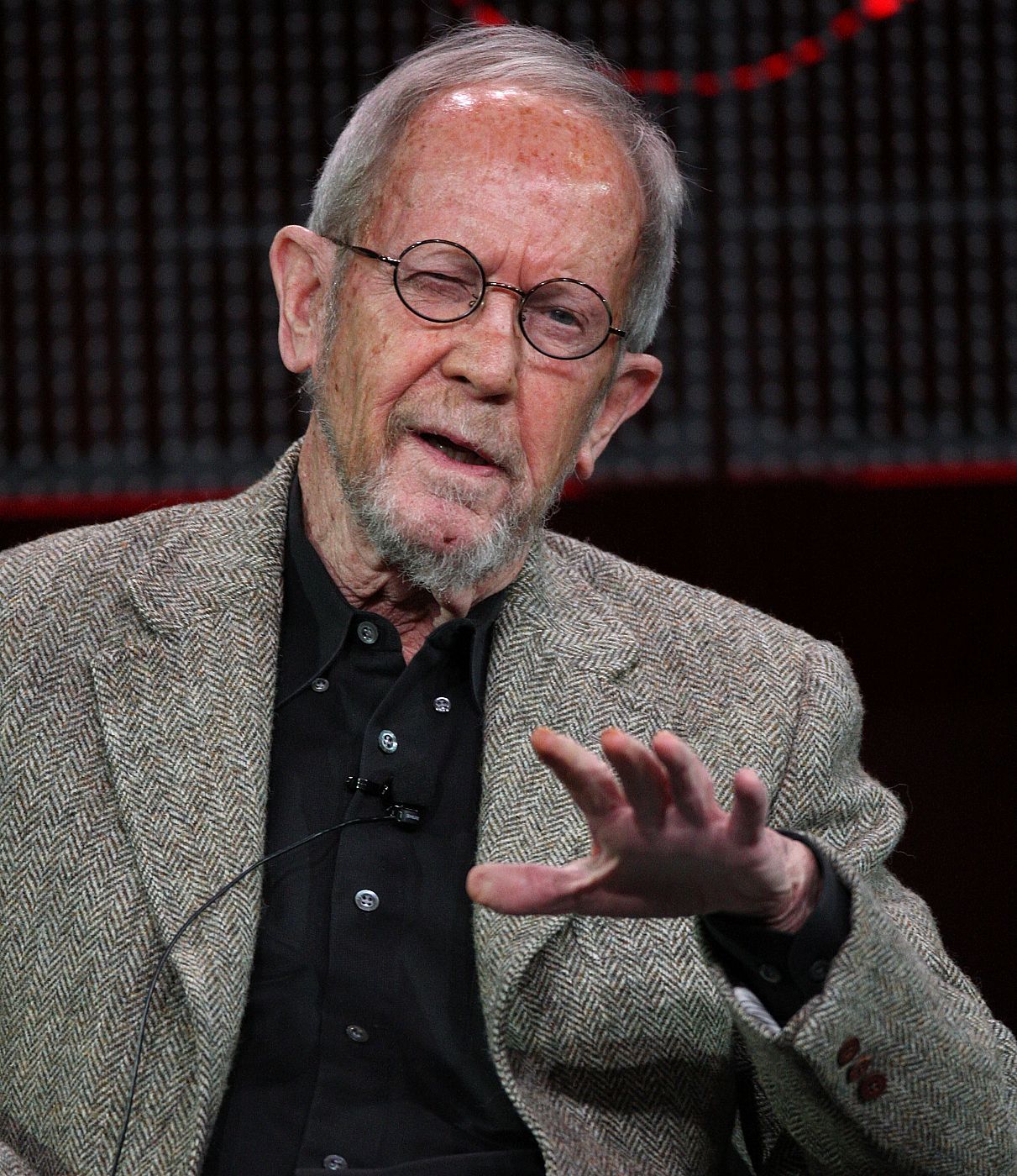 El escritor Elmore Leonard