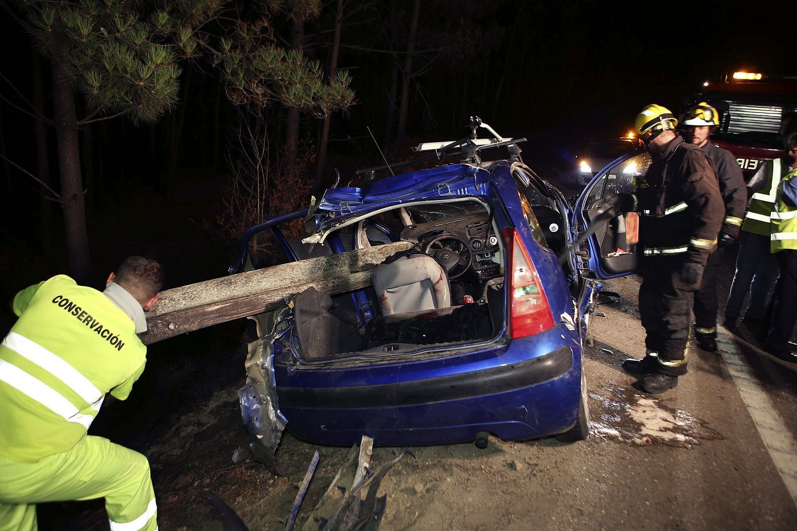 Un hombre de 37 años ha fallecido la pasada noche tras sufrir un accidente en Pontevedra.