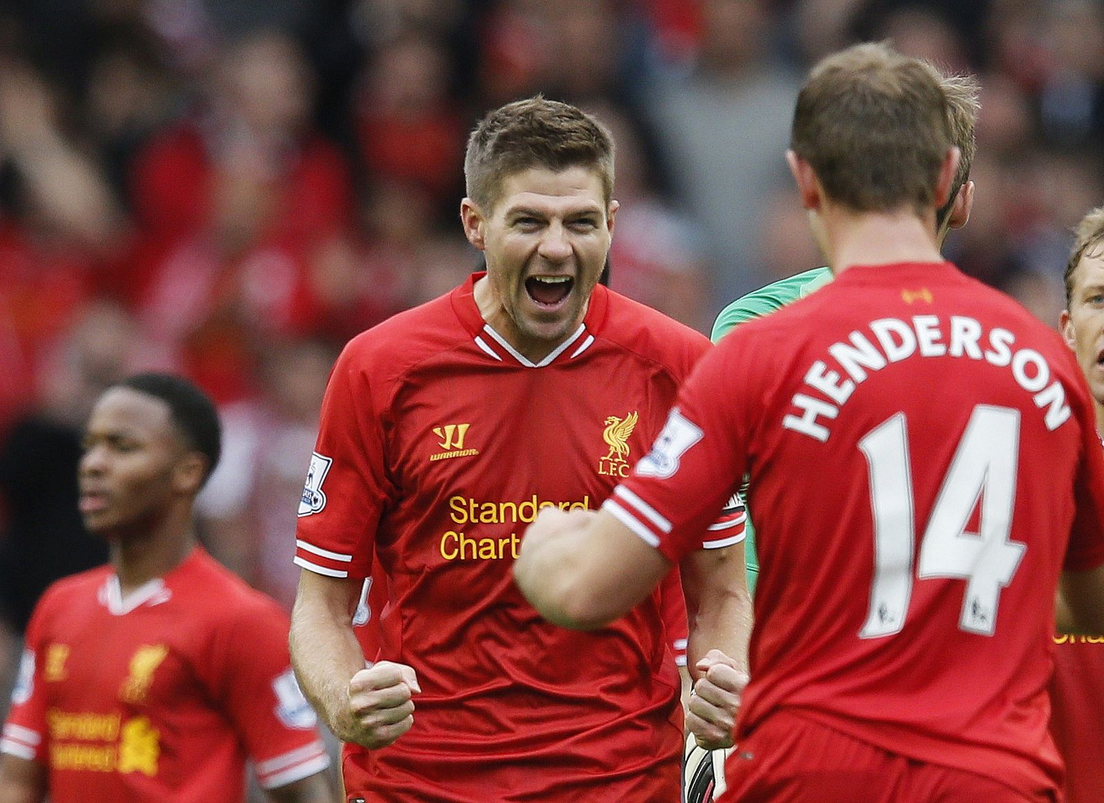 Gerrard celebra la victoria del Liverpool contra el United.